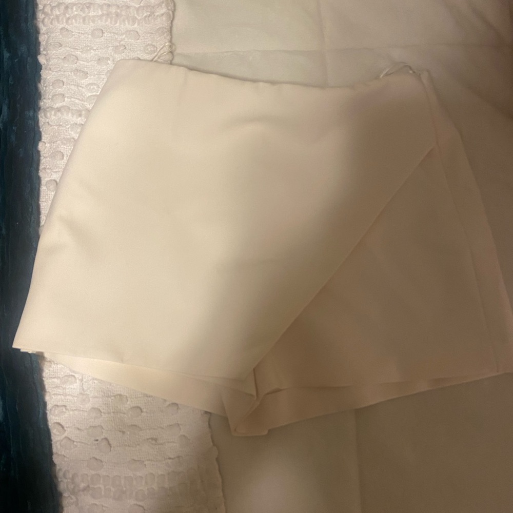 Brand new Zara skort